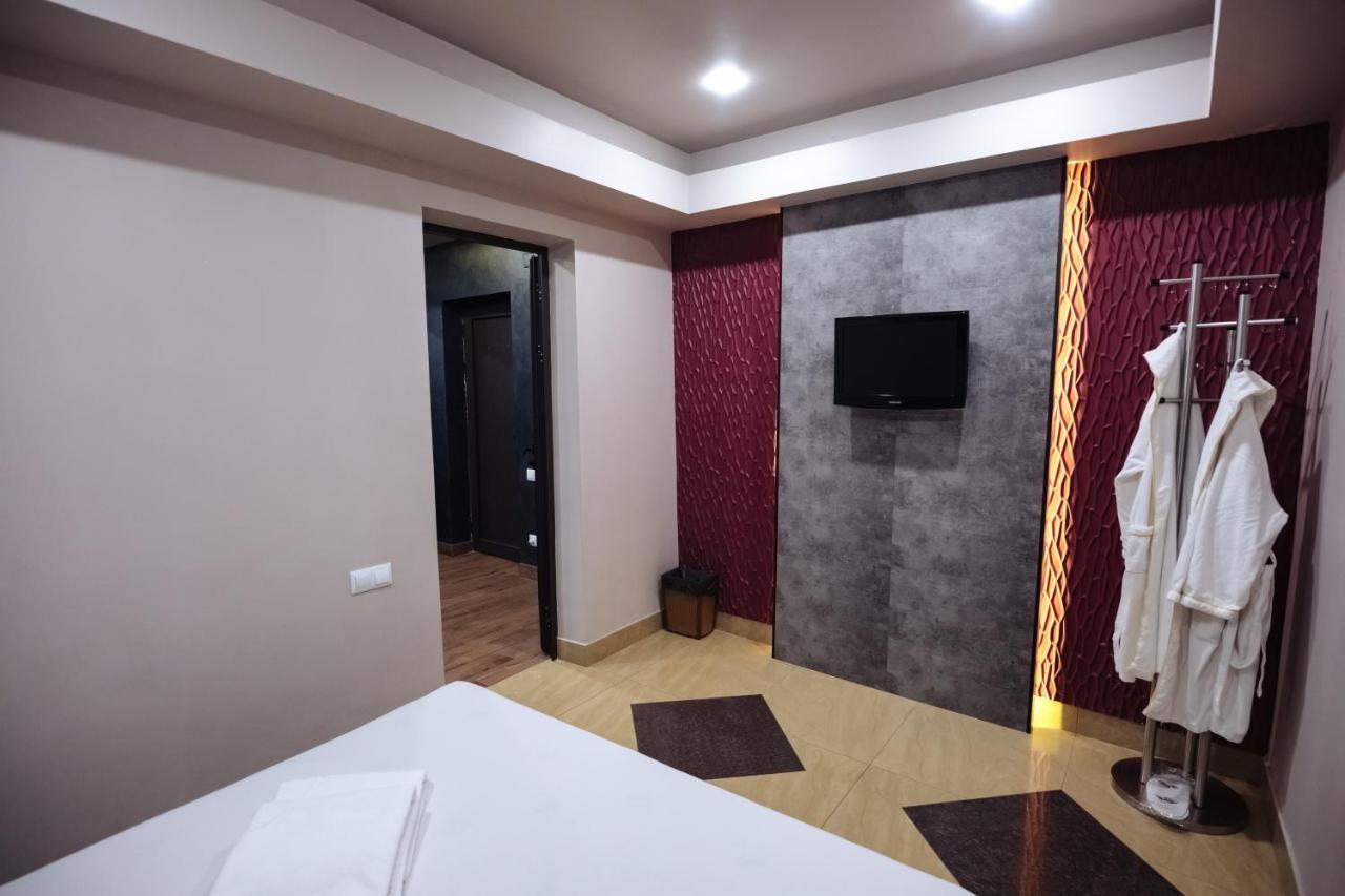 Golden Seconds Hotel Erywań Zewnętrze zdjęcie