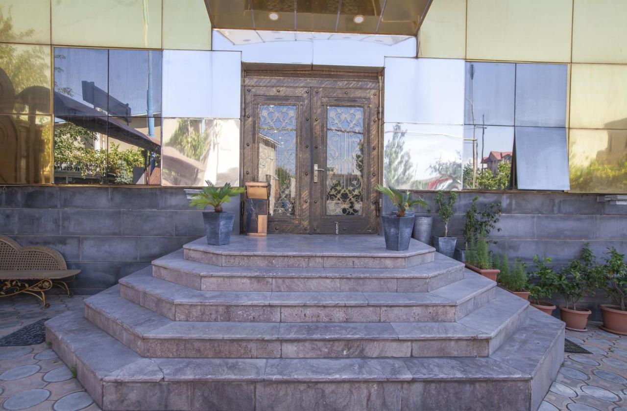 Golden Seconds Hotel Erywań Zewnętrze zdjęcie