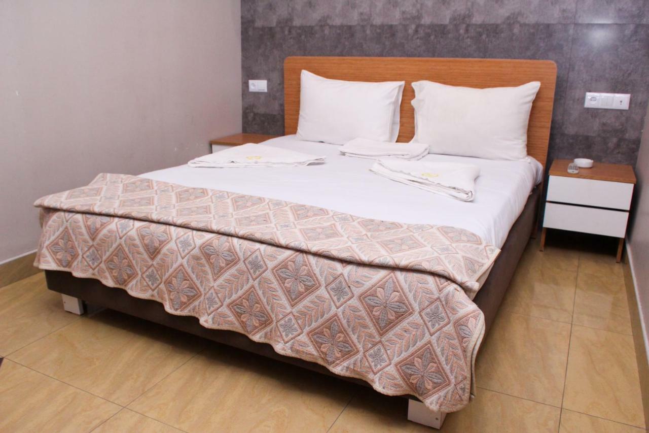 Golden Seconds Hotel Erywań Zewnętrze zdjęcie
